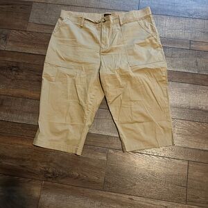 Lee Women's Tan Capris